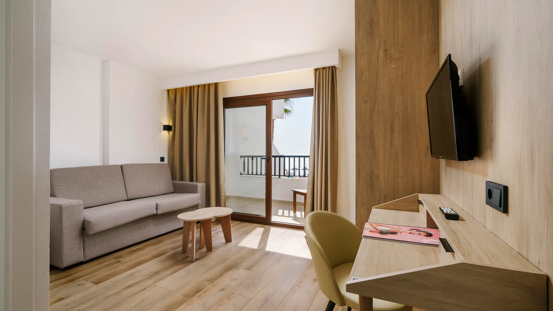 Alua Suites Las Rocas Cala d'Or  4*, Cala d'Or (Mallorca) Spain