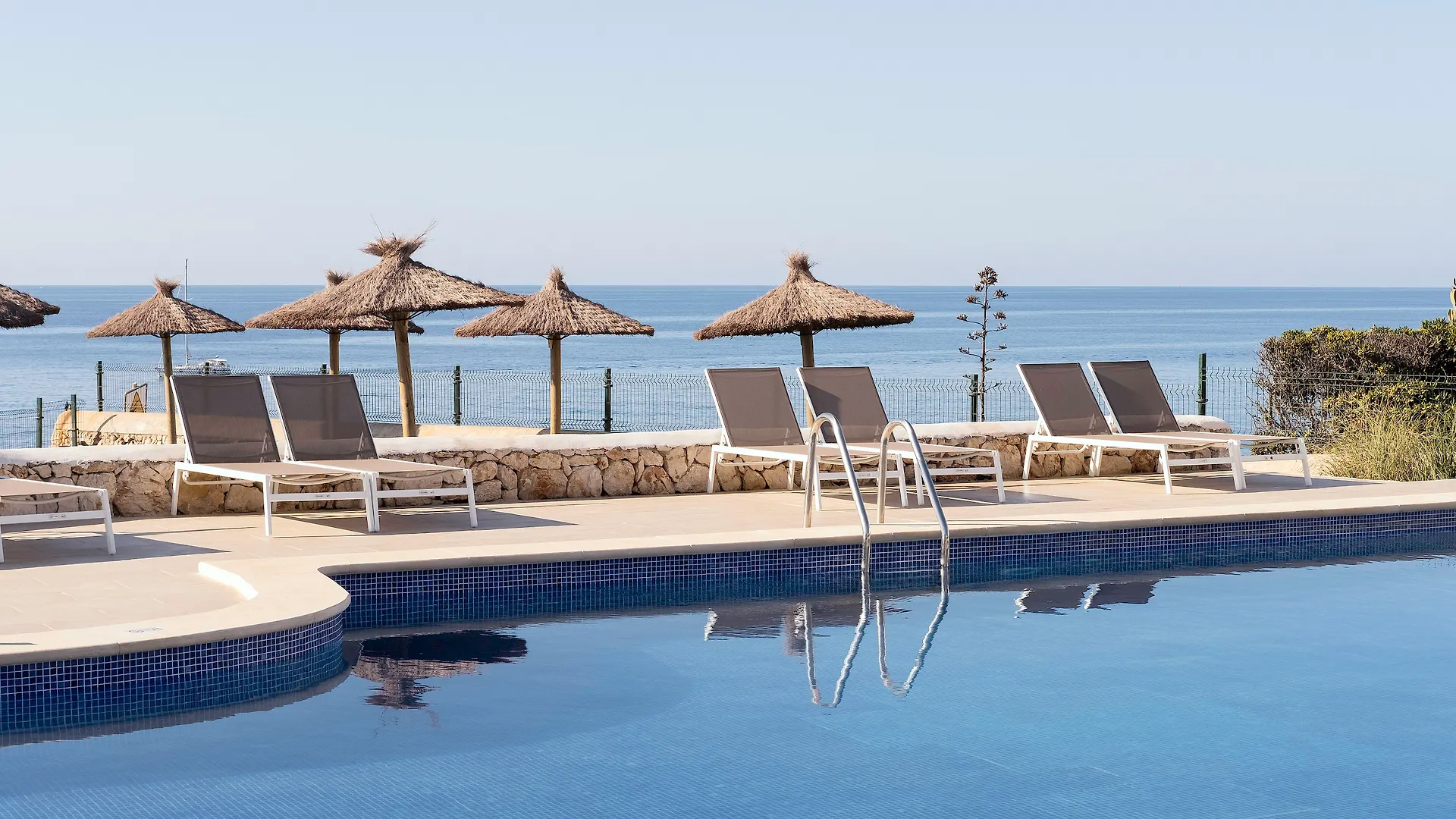 Alua Suites Las Rocas Cala d'Or  4*, Cala d'Or (Mallorca)