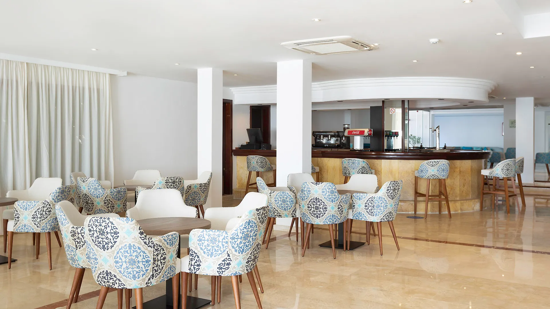 Alua Suites Las Rocas Cala D´Or فندق